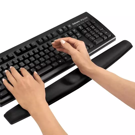 Mousepad BRobotix 058950 de Gel Para Escritorio Color Negro