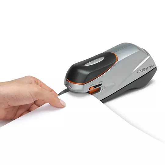 Engrapadora eléctrica media tira ACCO engrapadora optima grip
