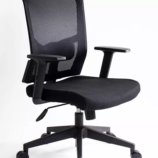 Silla ejecutiva ERGO mod. Caselli reclinable con descansa brazos color negro