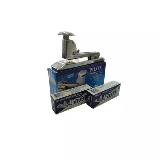 Engrapadora cromada de golpe Pilot Mod.400 tira completa c/2 cajas de grapas